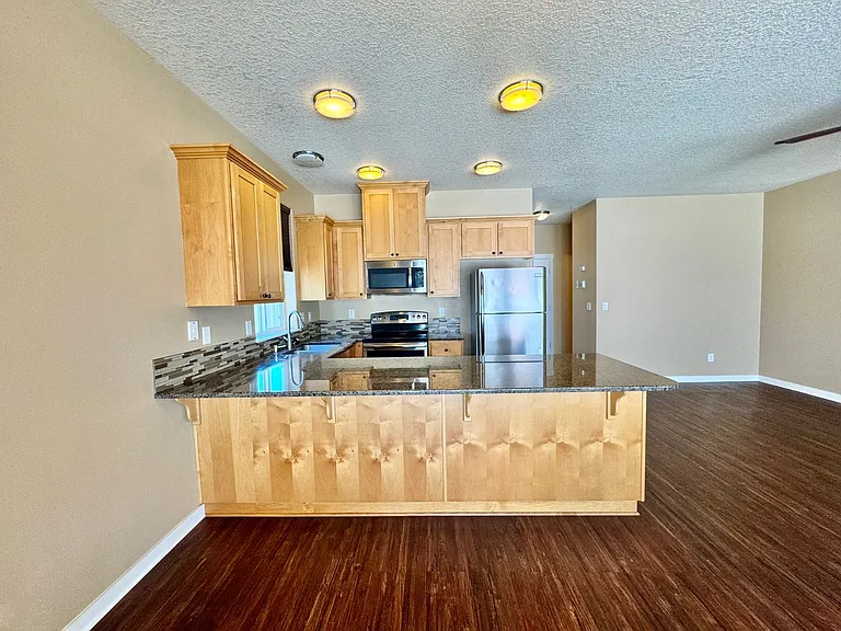 2401 NE 114th Ct — Photo 10