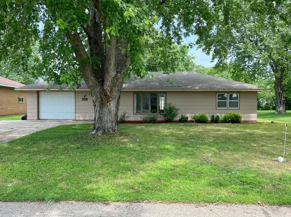 231 4th St SE, Glenville, MN 56036