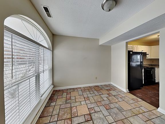 4th image of 6680 Wimbledon Dr