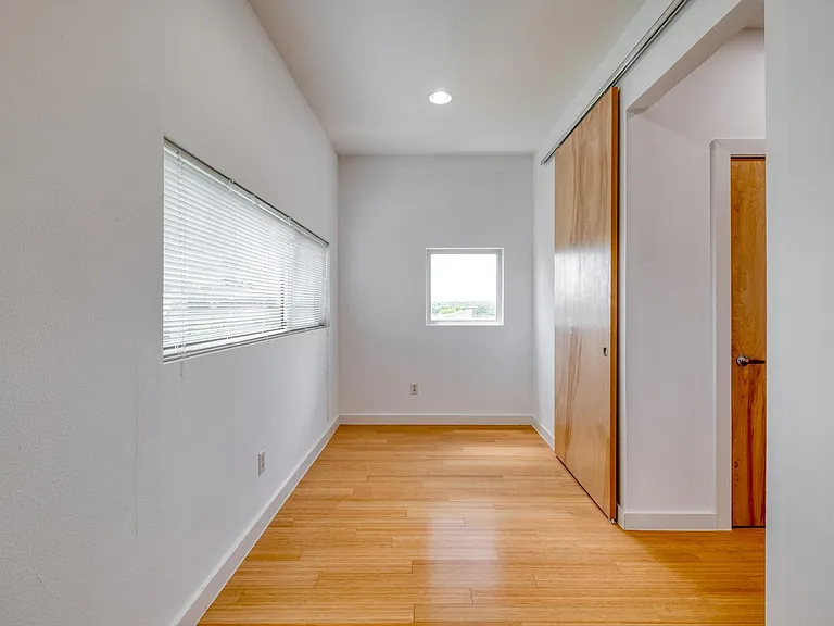5517 Agatha Cir — Photo 20