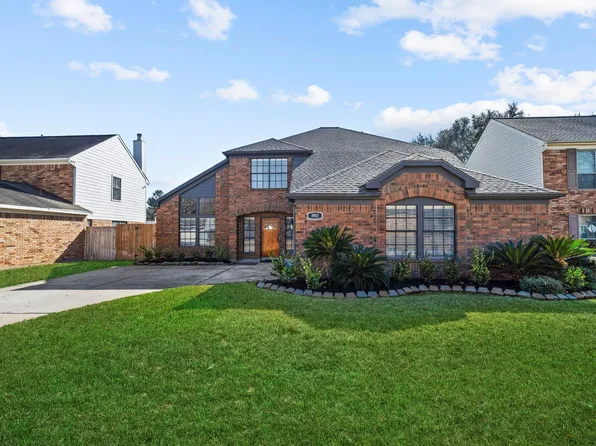 1911 Victoria Garden Dr, Richmond, TX 77406