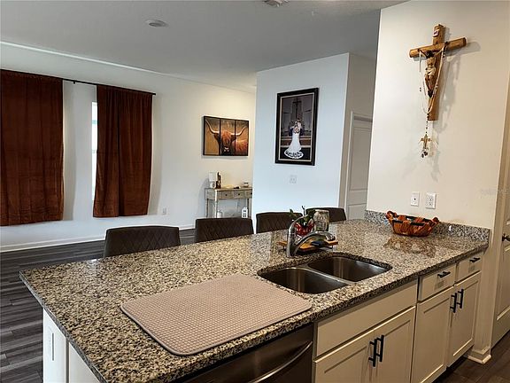 5th image of 927 Kelly Fern Loop