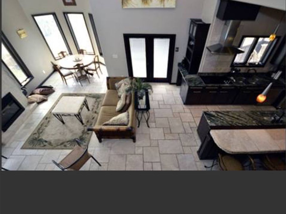 Open floor plan!