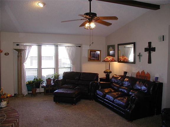 5th image of 301 Vickie Dr