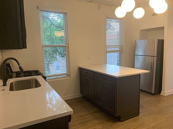 4th image of 1401 N Oakley Blvd #2F