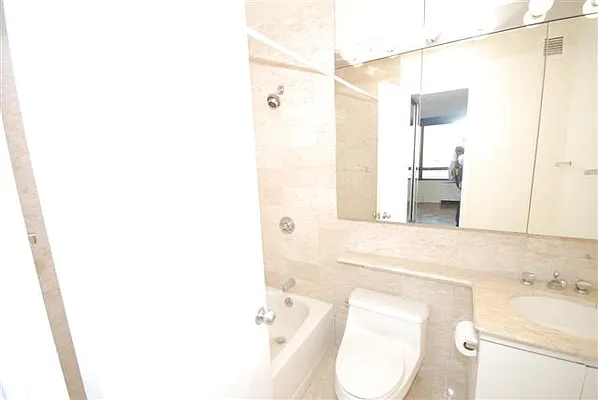 Rented by Luxury Habitat | media 42