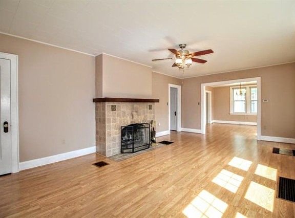 3rd image of 3665 Epworth Ave