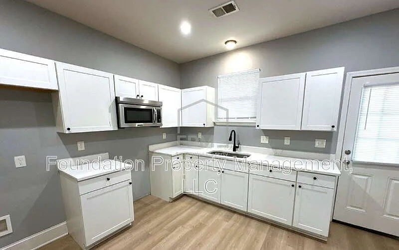 3 bed, 2.0 bath, 1292 sqft, $1,895 — Photo 4