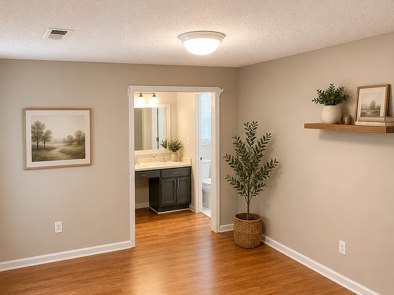 802 Piccadilly Cir — Photo 2