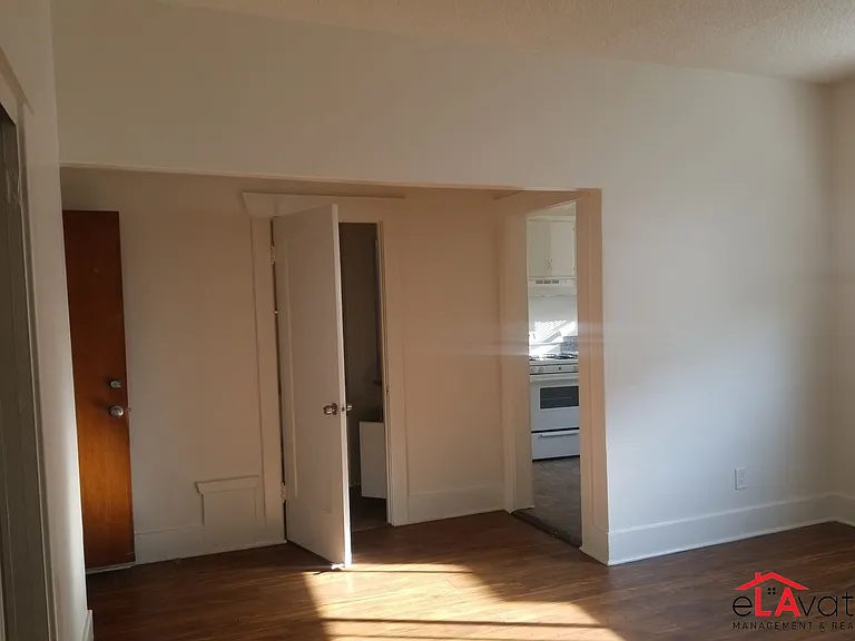 1046 W Martin Luther King Jr Blvd — Photo 3
