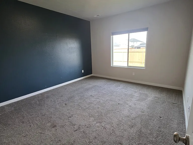 1720 SW Gabar Ct — Photo 15