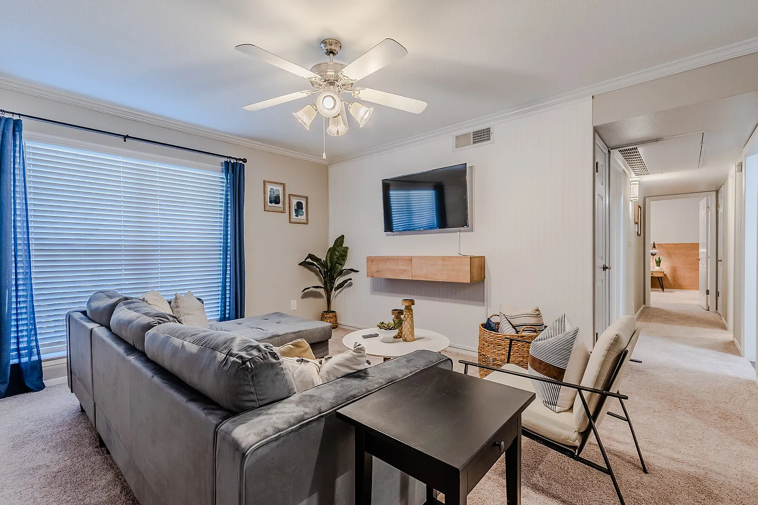 2 bed, 2.0 bath, 1076 sqft, $2,809 — Photo 1