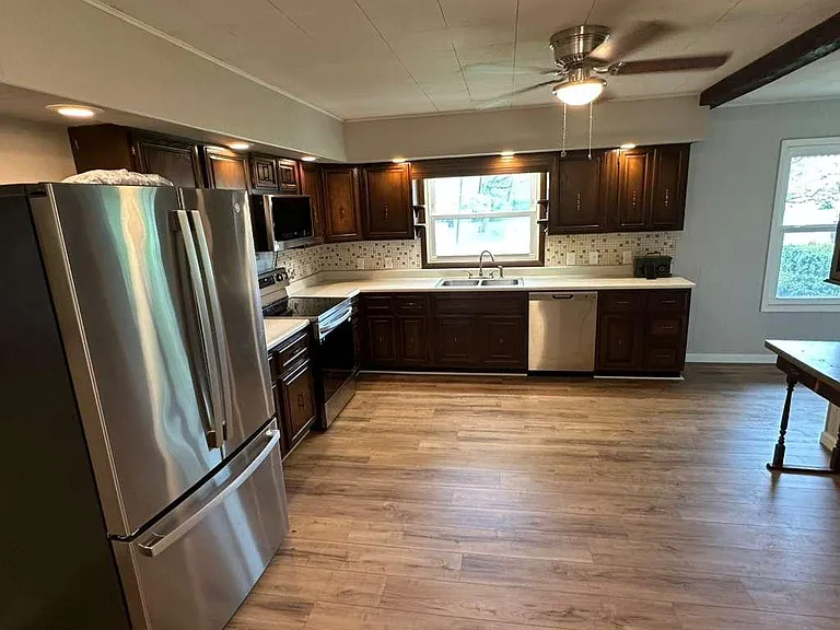 417 Caldwell St — Photo 8