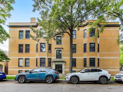 1951 W Byron St APT 2E, Chicago, IL, 60613