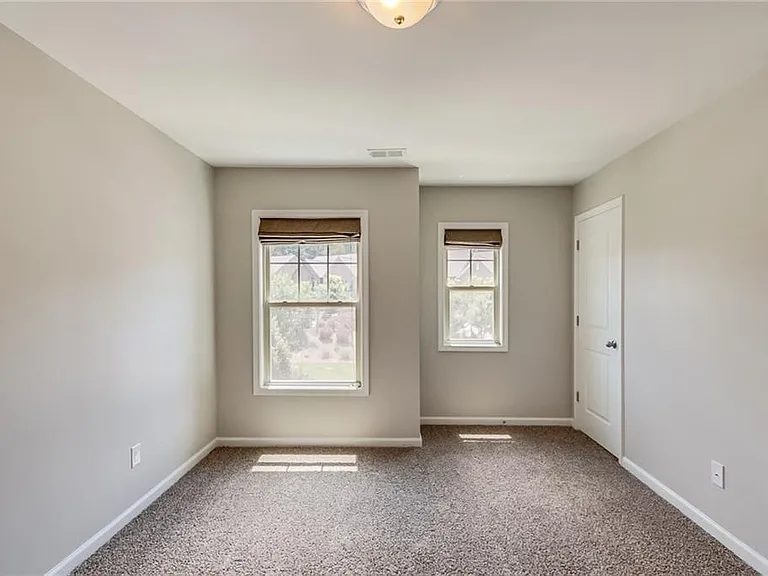2125 Greencrest Cir — Photo 14