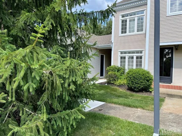 70 A Winthrop Rd, Monroe Township, NJ 08831