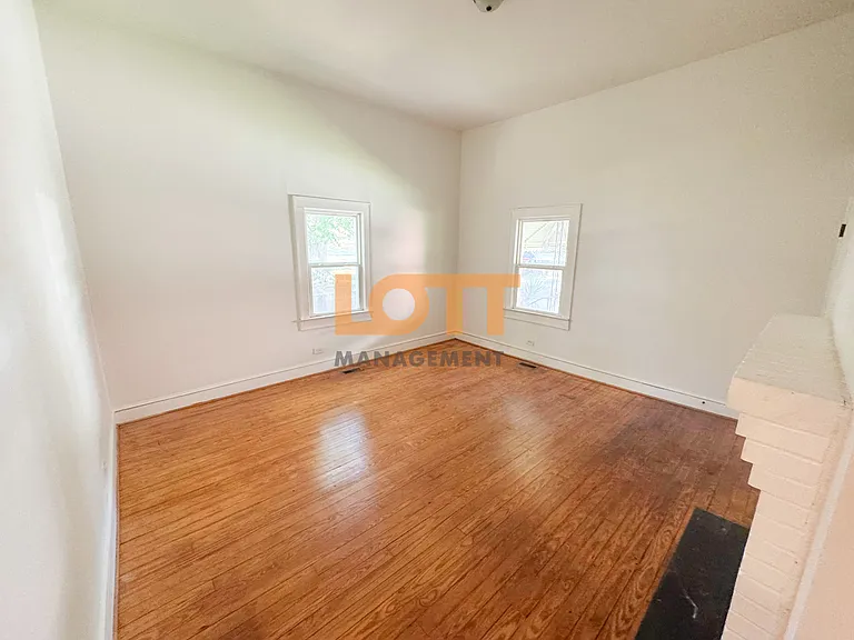 1 Pelzer St — Photo 6
