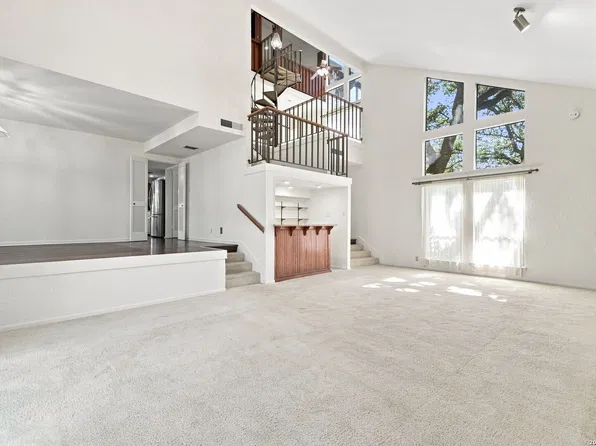 1739 Royal Crescent, San Antonio, TX 78231