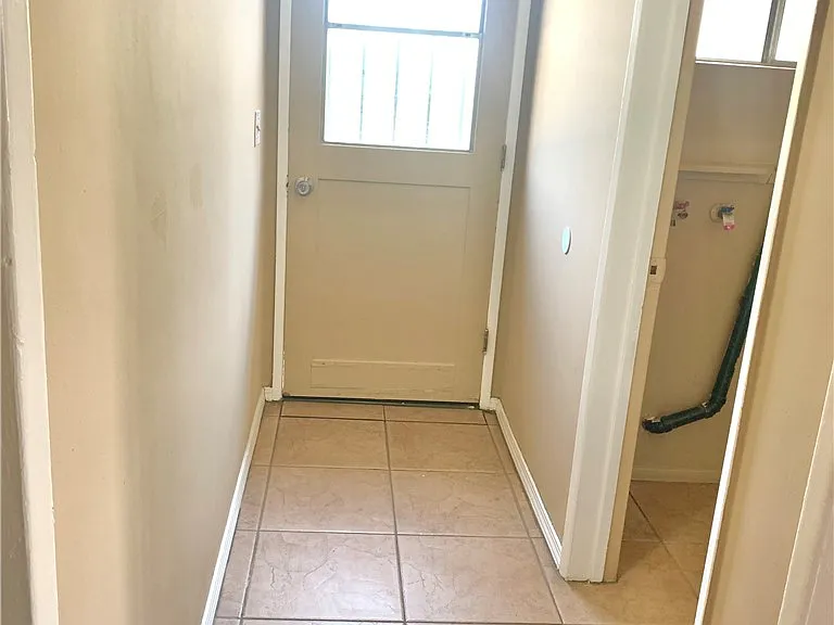550 N Valencia Pl — Photo 15