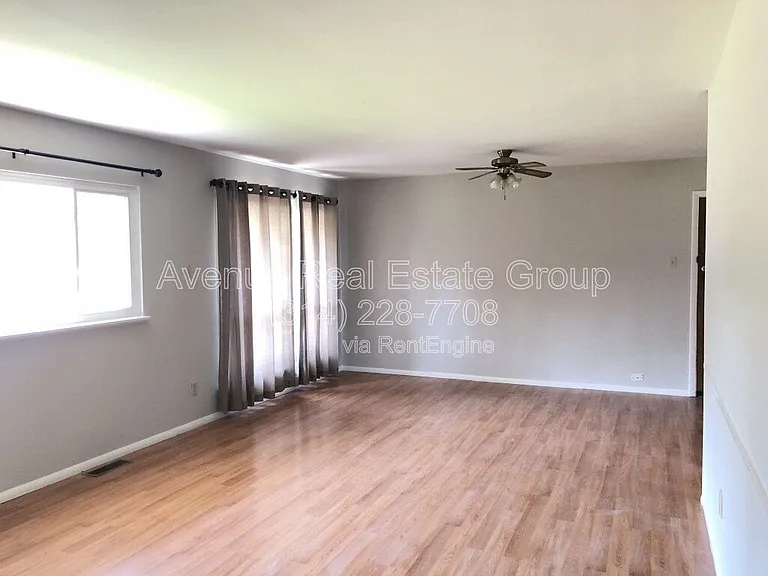 302 Brightsand Ct — Photo 2