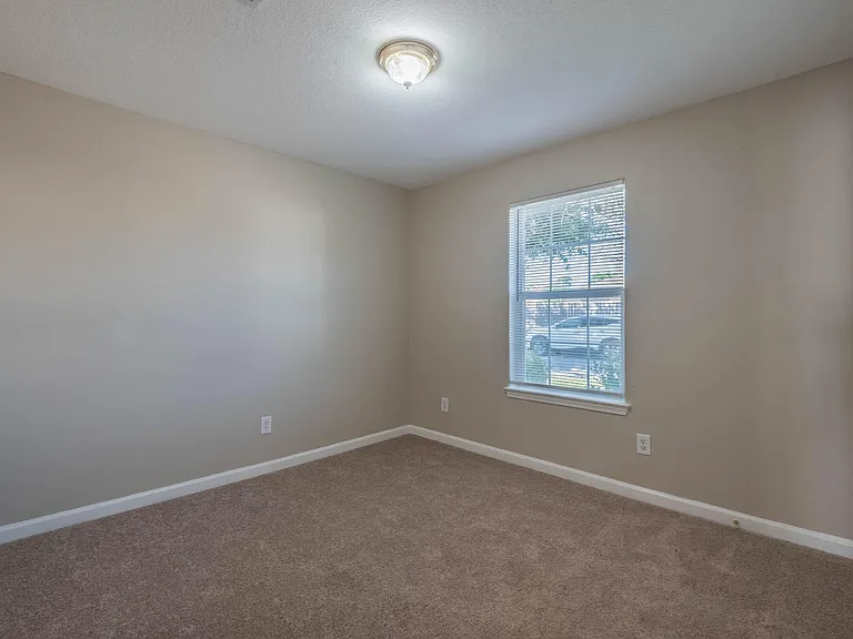 10203 Azalea Vlg — Photo 13