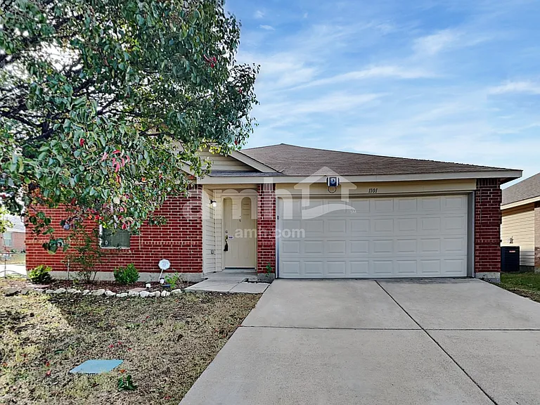 1101 Eagle Claw Dr — Photo 1