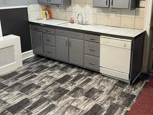 219 Mary St, Old Forge, PA 18518