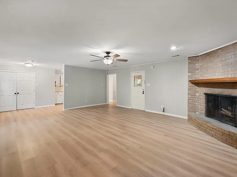 2604 Fairmont Cir — Photo 7