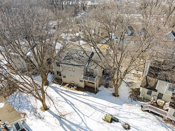 3rd image of 4939 Bayswater Rd