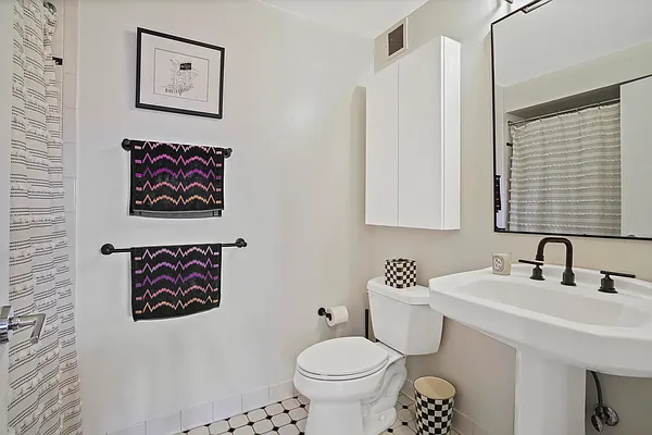 Sold by Daniel Gale Sotheby's International Realty | media 4