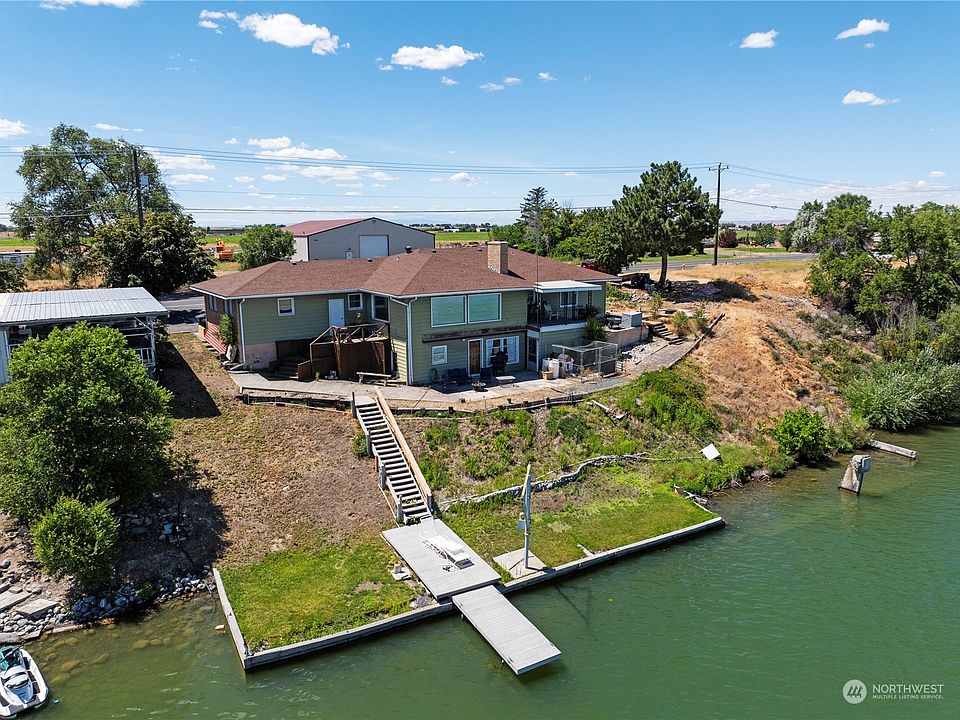 1st image of 2631 Westshore Drive NE