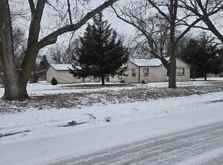 1223 W 11th St, Yankton, SD 57078