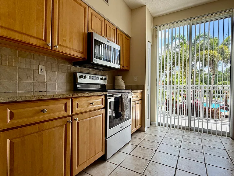 2010 Alta Meadows Ln #209 — Photo 10