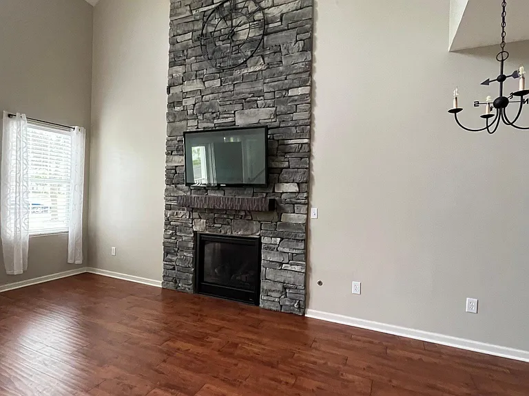 600 White Rock St — Photo 8