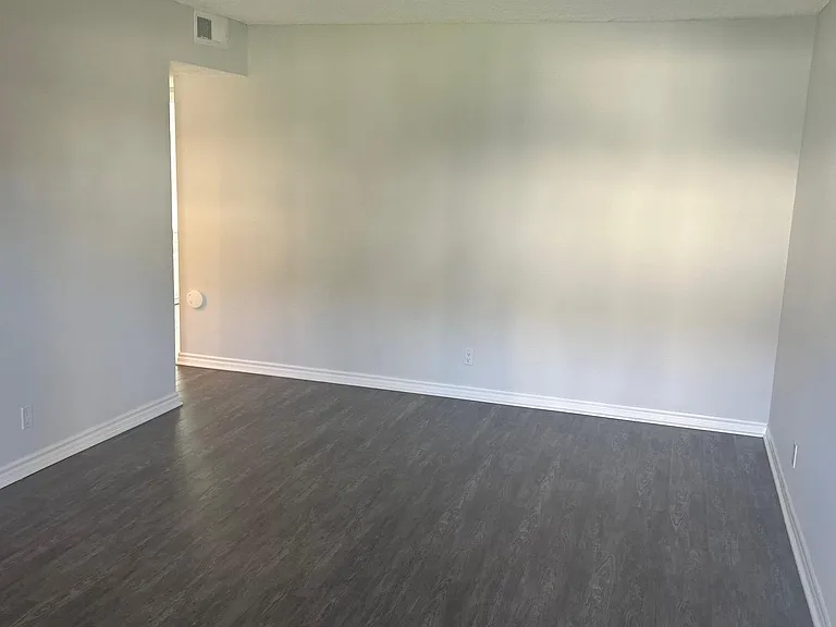 El Cortez Apartments — Photo 10