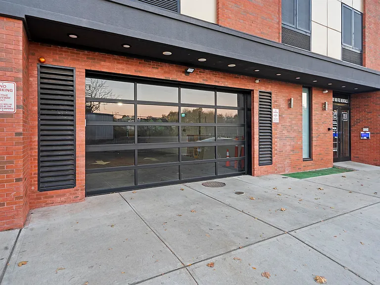 211 Baldwin Ave #606 — Photo 4