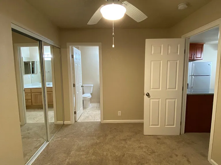 Almaden Plaza Apartments — Photo 8