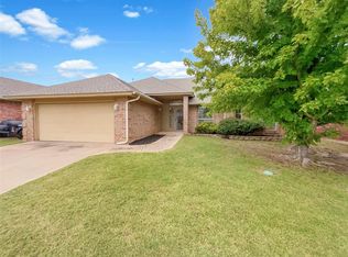 1613 SW 33rd St, Moore, OK 73160
