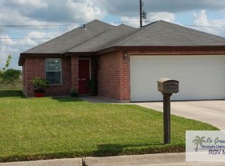 1056 Rios Cir N, Raymondville, TX 78580