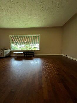 4th image of 1227 Osler St