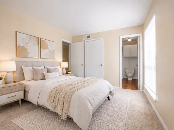 The Venetian on Ella