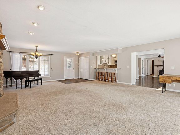 4th image of 2024 Crosby Rd