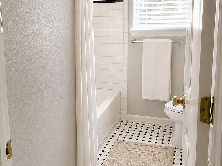 3704 Jeanette Dr — Photo 10
