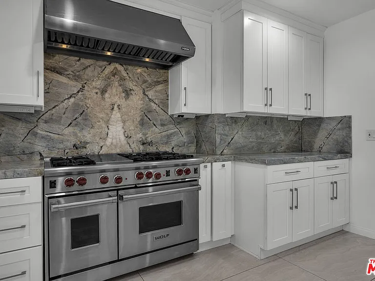 1521 Midvale Ave — Photo 18