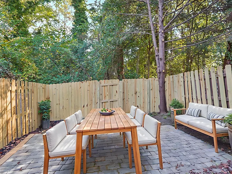 1369 Maple Shade Ln — Photo 31