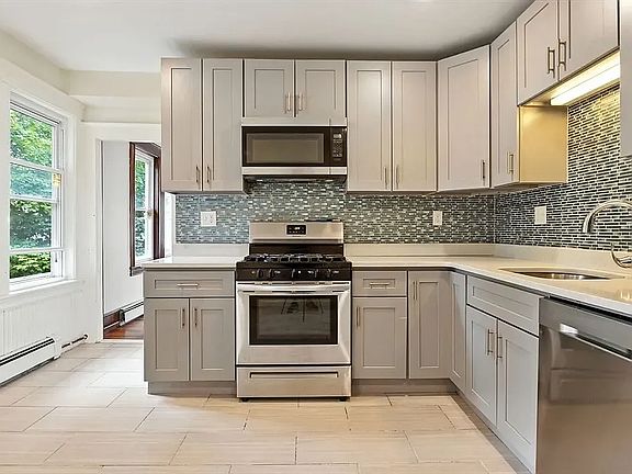 4th image of 18 Lincoln St #16