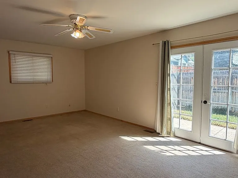 460 Palmetto Dr — Photo 11