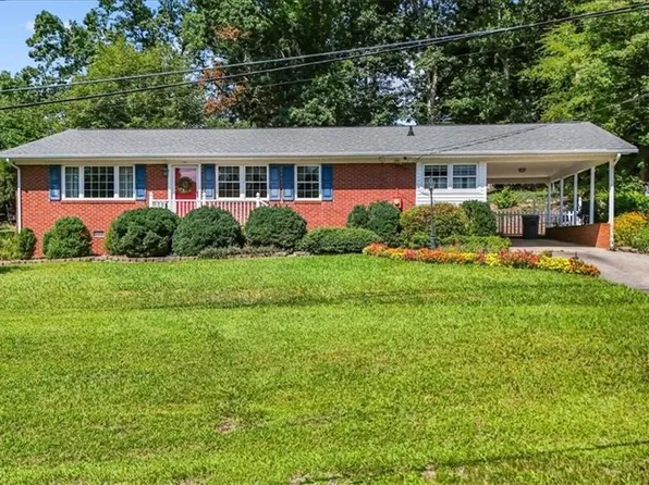 1326 Brookdale Dr, Asheboro, NC 27205