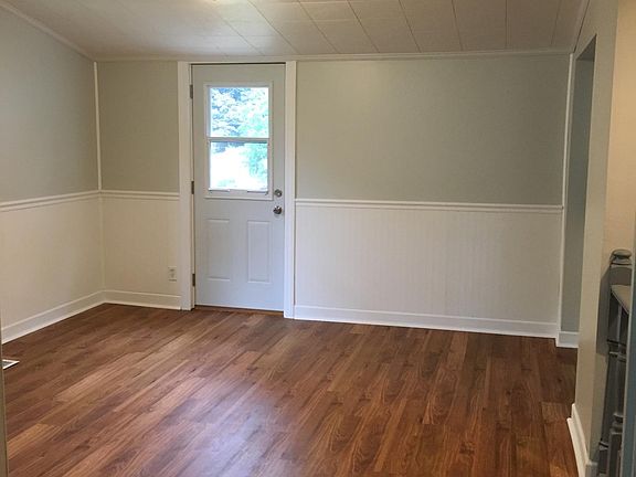 3rd image of 605 Caroline St