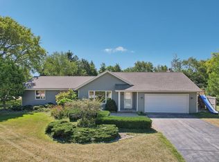 N5W31657 Huckleberry Way, Delafield, WI 53018